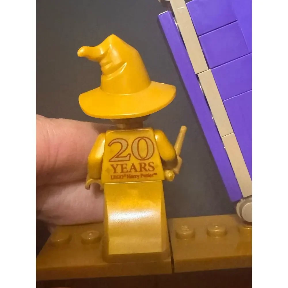 LEGO Harry Potter 20th Anniversary gold figures - set of 3 with stand 76391